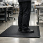 Bien choisir un tapis anti fatigue professionnel